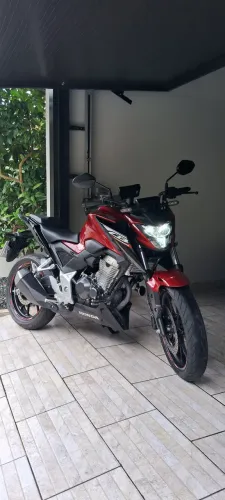 CB 300 F COM ACESSORIOS , UNICO DONO