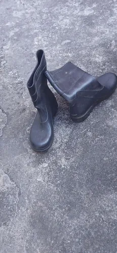 Bota de andar na chuva para motoboy , usada, em ótimo estado pouco uso.
