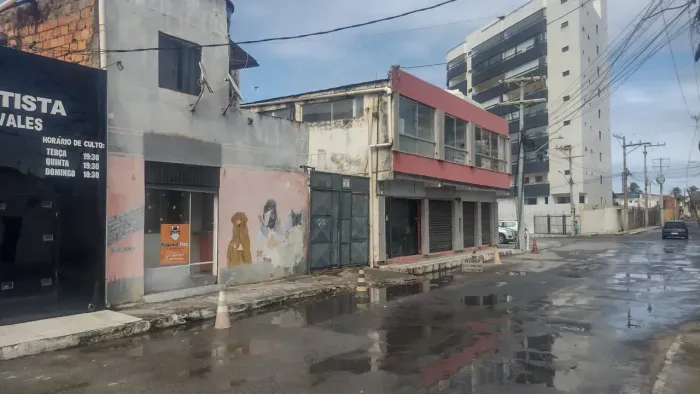 Imóvel para aluguel tem 258 metros quadrados em Pituaçu - Salvador - BA