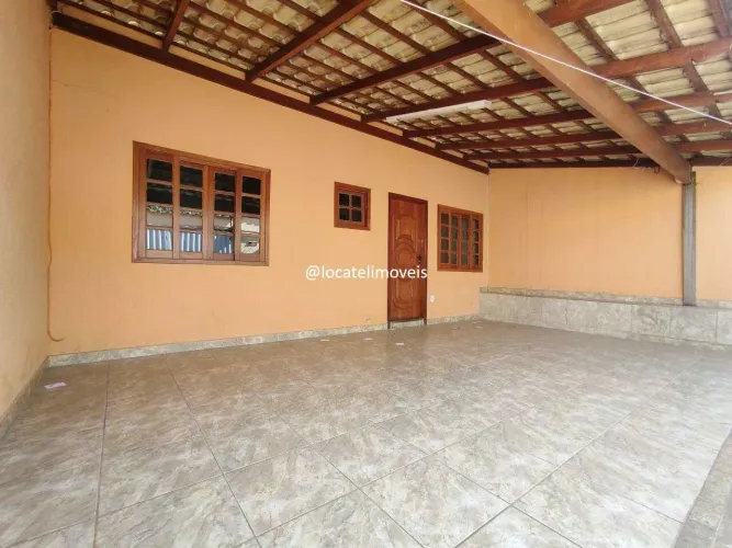 Casa de 02 (dois) quartos, no bairro Milionários.