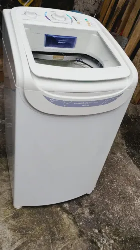 Maquina de Lavar Automatica Eletrolux Turbo Capacidade 8Kg (usado)