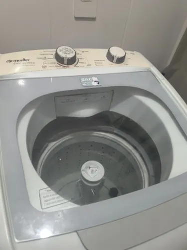 Máquina de lavar com defeito da Muller 8kg
