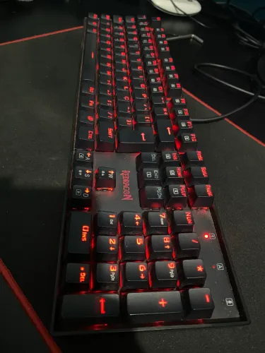 Teclado mecânico switch RED Redragon Mitra 