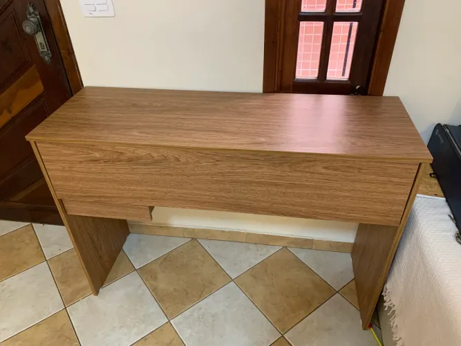 Suporte de piano em madeira sob medida para Yamaha P121