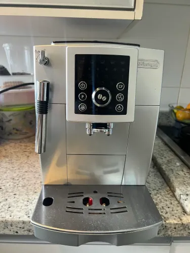 Cafeteria eletrica Delonghi