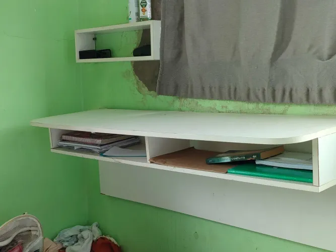 Escrivaninha suspensa 