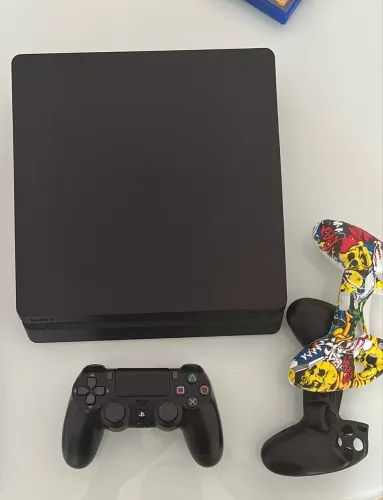 Console PlayStation 4 original usado com sete jogos 1 TB mídia física