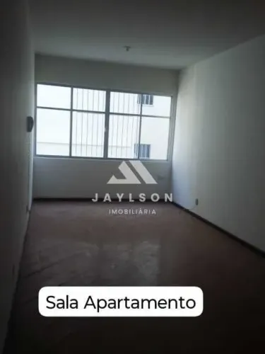 Apartamento com 2 quartos + dependência na Tijuca