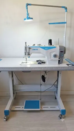 Máquina de Costura Industrial Reta Jack A2B