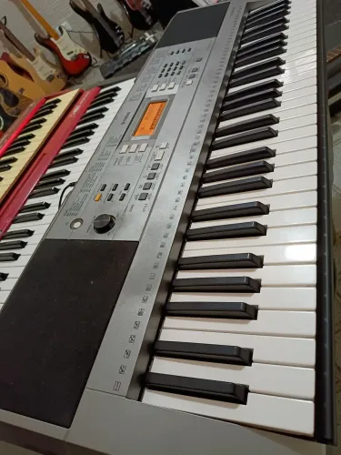 Teclado Yamaha PSR353 excelente estado