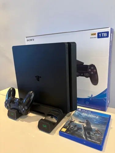 PS4 Slim 1 TB