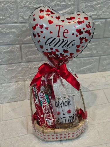 Aniversário ou pedido de namoro casamento noivado desculpas 