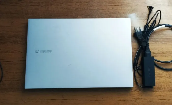 Notebook Samsung book e30 i3 de décima geração 8GB de ram HD 1TB