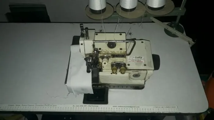Máquina de Costura Indústrial Overlok