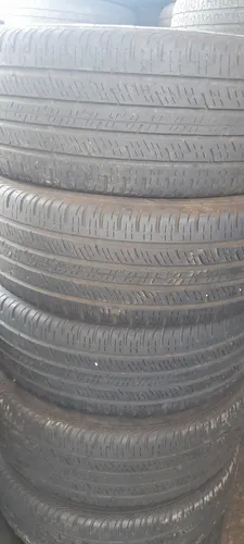 Pneu aro 18 medida 215/55/18 valor 200 cada um.