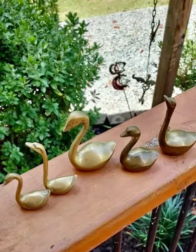 Cisne em bronze 5 cisnes década 1960 feito nos usa