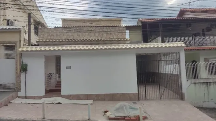 Vendo casa duplex, 03 suítes. Bairro: Jd. Esplanada, Nova Iguaçu/RJ