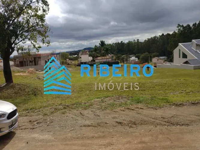 Terreno a venda em condomínio no interior de SP