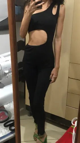 Macacão preto unilateral 