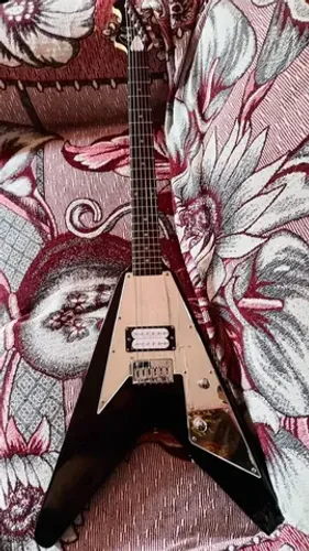 Guitarra flying v Washburn Paul Stanley signature