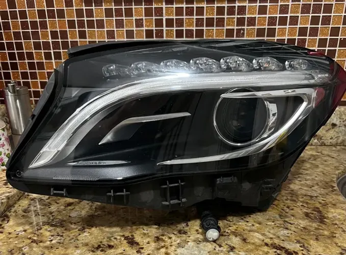 Farol esquerdo Mercedes Gla200 Gla250 completo
