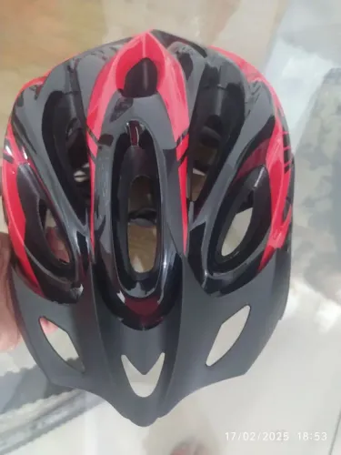 Capacete de Bicicleta - Preto e Vermelho