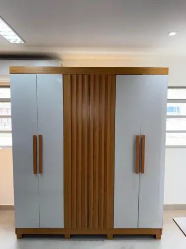 ROUPEIRO CAIRO*  Ripado 6 ? 100% MDF Larg. 1.80m Nature/Off Rufato