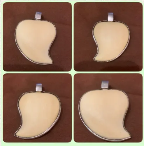 Pingente grande coração em Marfim de Elefante em Prata 925. Peso: 48,8 gramas