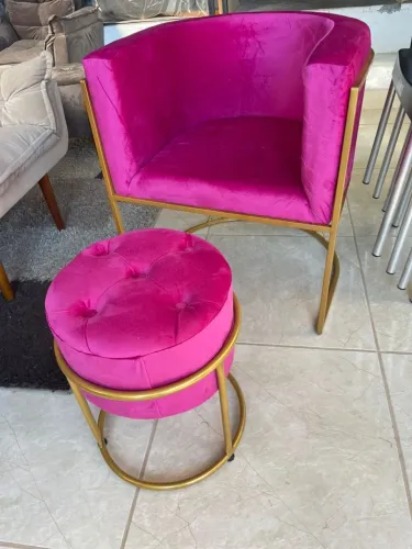 Poltrona e Puff Rosas Elegantes