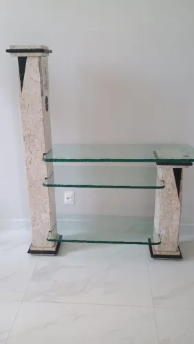 Estante de mármore e vidro 