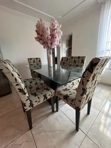Mesa de jantar 6 cadeiras