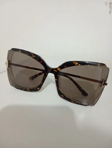 Óculos de Sol Feminino Estiloso (TOM FORD)