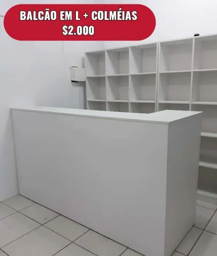 Bancada com prateleiras MDF
