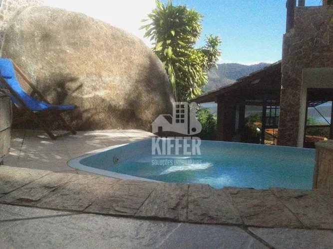 Casa com Vista Panorâmica para o Mar | 4 Quartos, Piscina e Sem Condomínio PIRATININGA