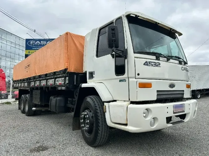 Ford cargo graneleiro