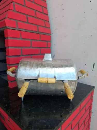 CHURRASQUEIRA DE ALUMÍNIO TAMANHO "P"