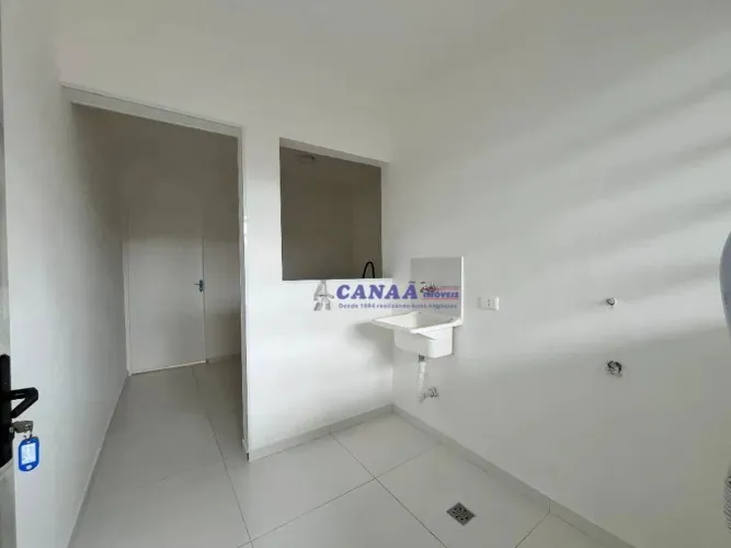 Casa com 1 dormitório para alugar, 34 m² por R$ 1.100,00/mês - Jardim Liberdade - Embu das