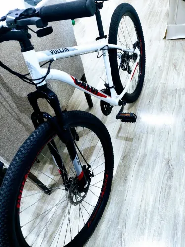 Bicicleta Caloi Vulcan 29 bem novinha! (Com acessórios)