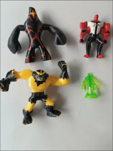 Colecionáveis Ben 10 Omniverse - McDonald's 2014