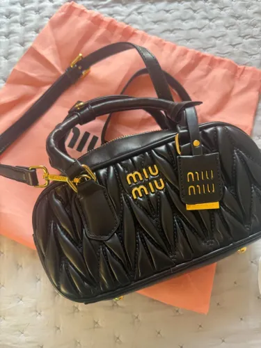 bolsa tote arcadie miu miu