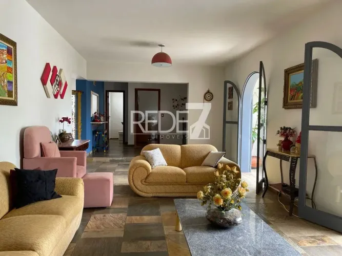 Casa a venda na Vila Nogueira em Campinas 3 quartos, 1 suíte, 2 salas, 5 banheiros, 5 vaga