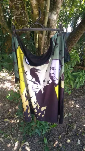 Blusa plus size Alice Surtô Hitchcock 