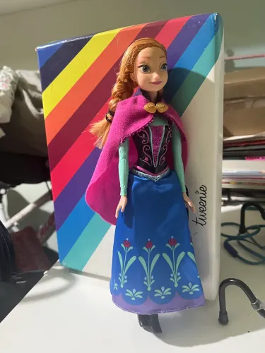 Boneca anna do Frozen