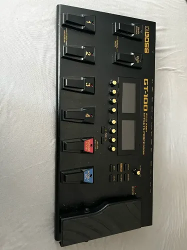 Pedaleira guitarra Boss GT-100