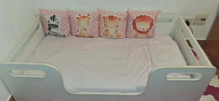 Mini cama montessoriana *não acompanha lençóis e almofadas*