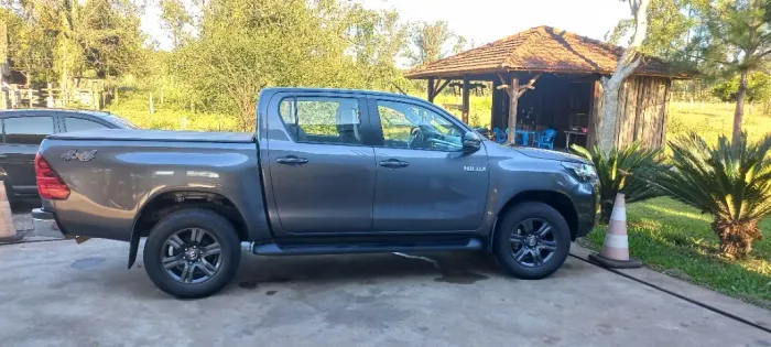 Toyota Hilux CD SR 4X4 2.8 TDI Diesel Aut. 2024