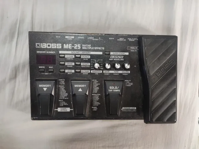 Pedaleira Boss ME-25 Guitarra