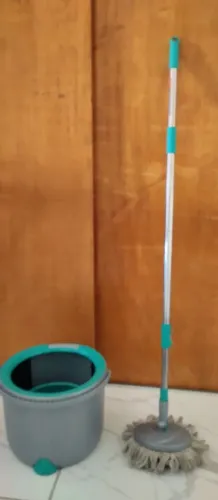Kit de Limpeza com Mop Giratório