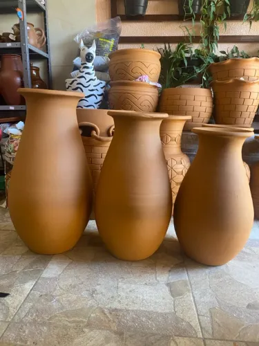 Vasos de cerâmica decorativos