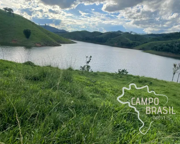 BELA FAZENDA 140 ALQUEIRES, COM 5 KM DE REPRESA E ESTRUTURA PARA GADO!